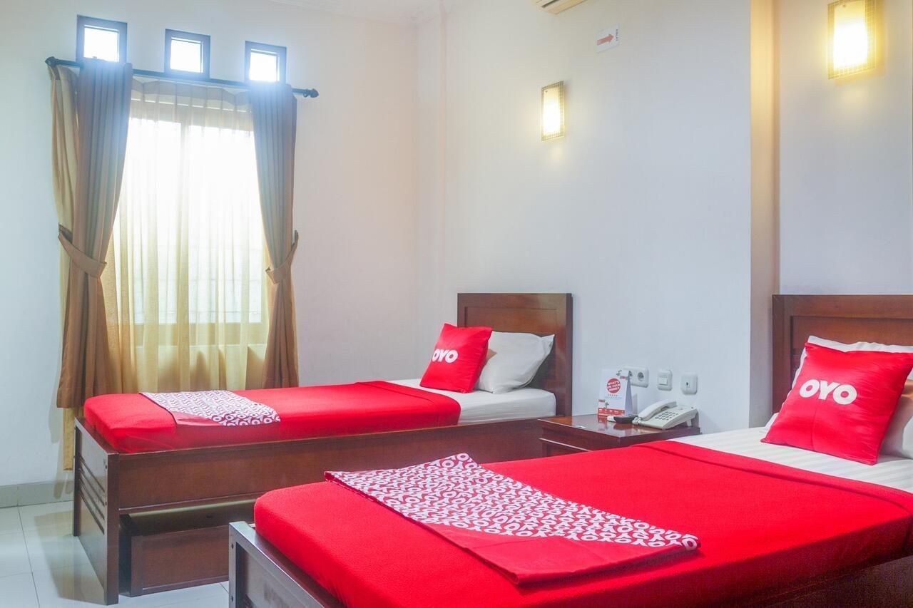 Oyo 3894 Karunia Muslim Syariah Hotel จาการ์ตา ภายนอก รูปภาพ