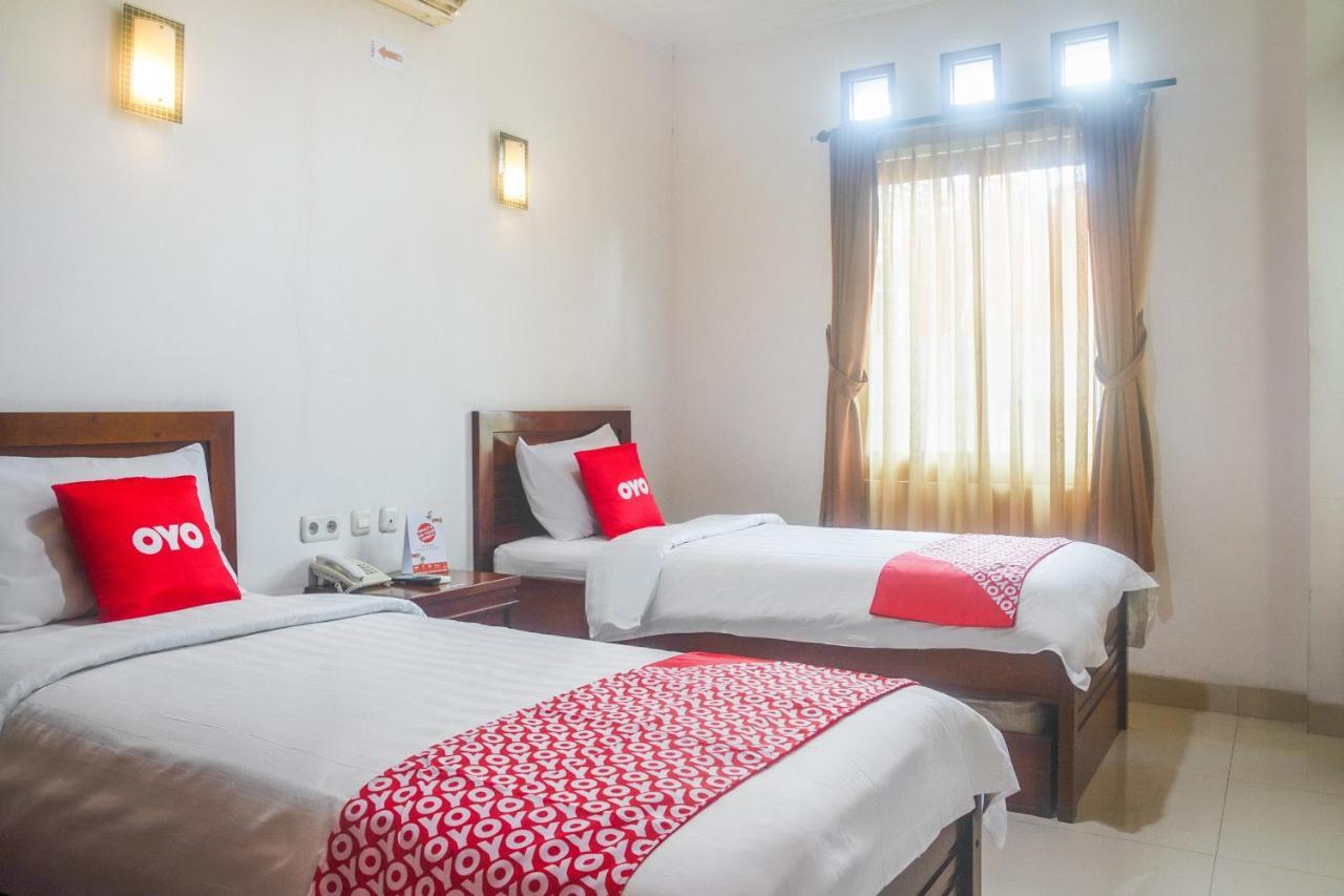 Oyo 3894 Karunia Muslim Syariah Hotel จาการ์ตา ภายนอก รูปภาพ