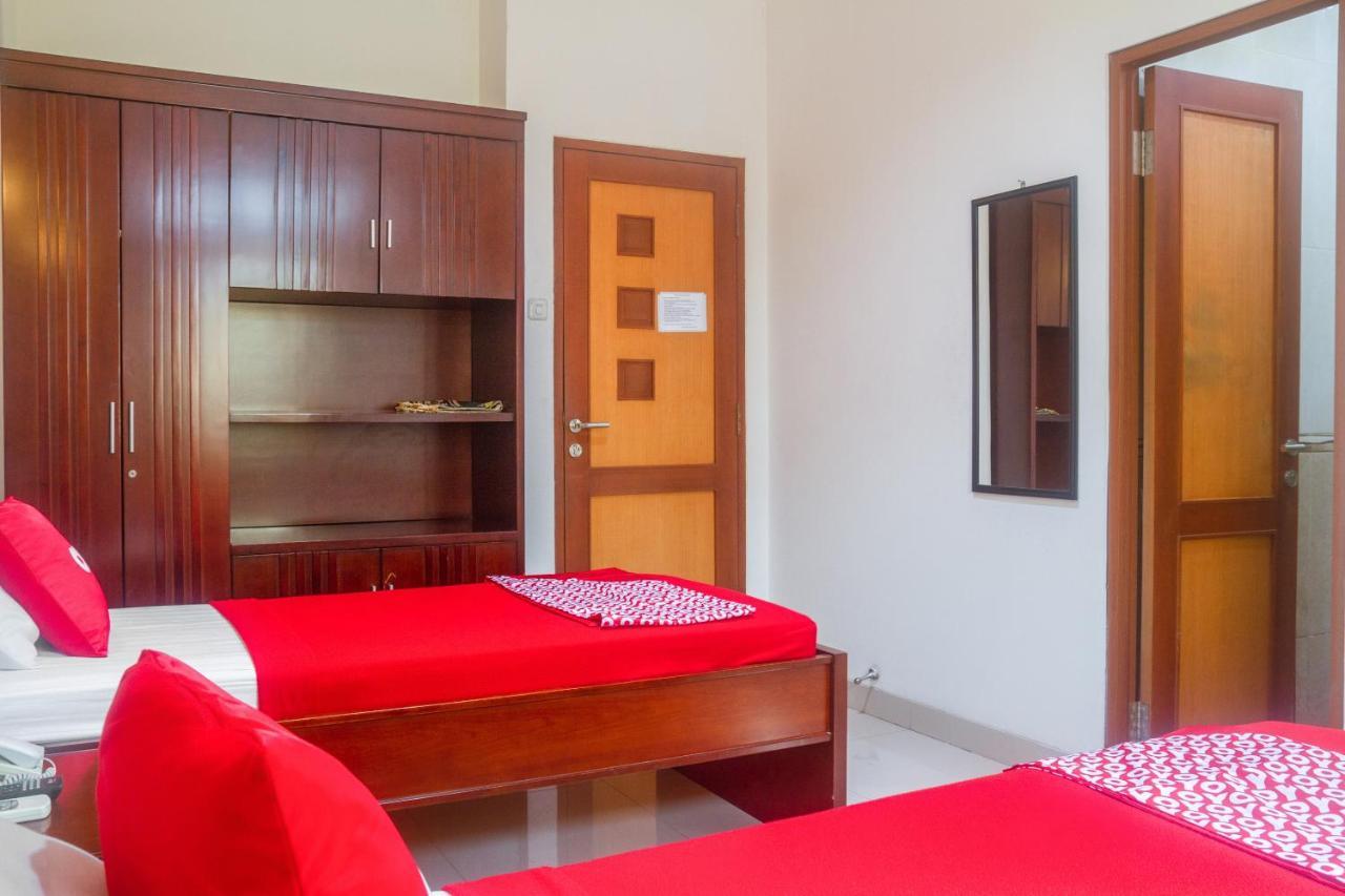 Oyo 3894 Karunia Muslim Syariah Hotel จาการ์ตา ภายนอก รูปภาพ