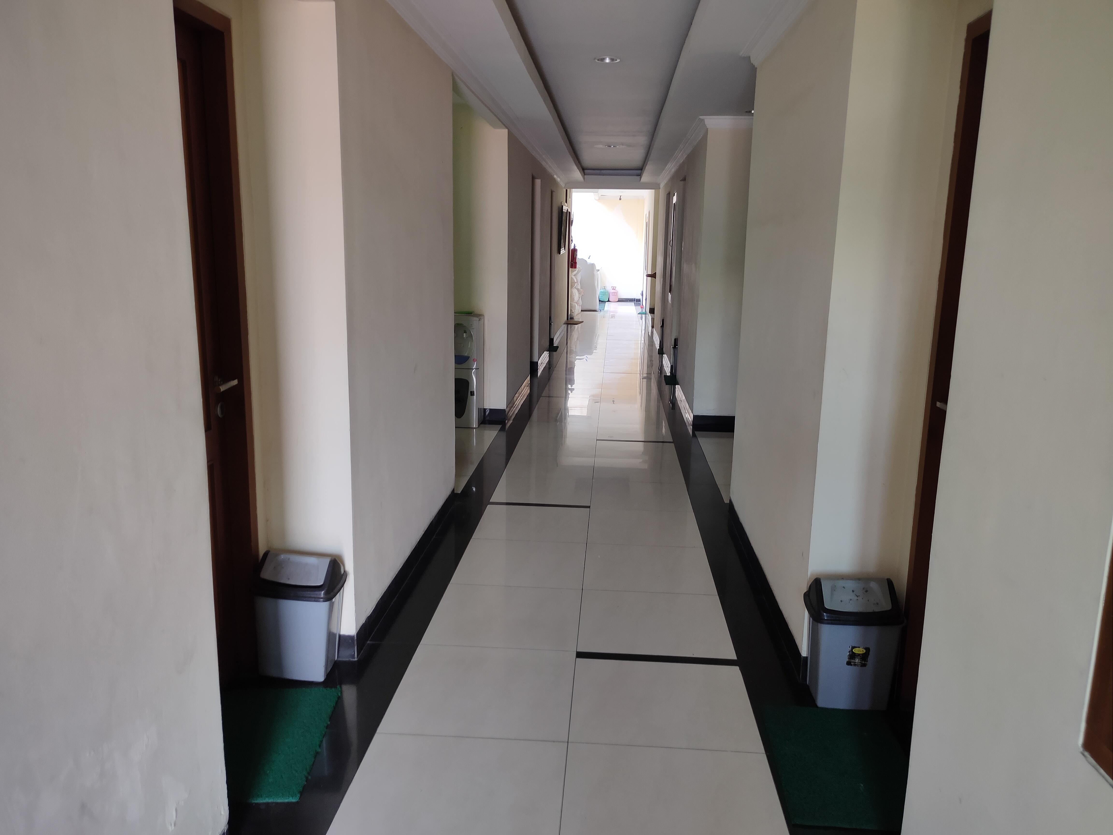 Oyo 3894 Karunia Muslim Syariah Hotel จาการ์ตา ภายนอก รูปภาพ