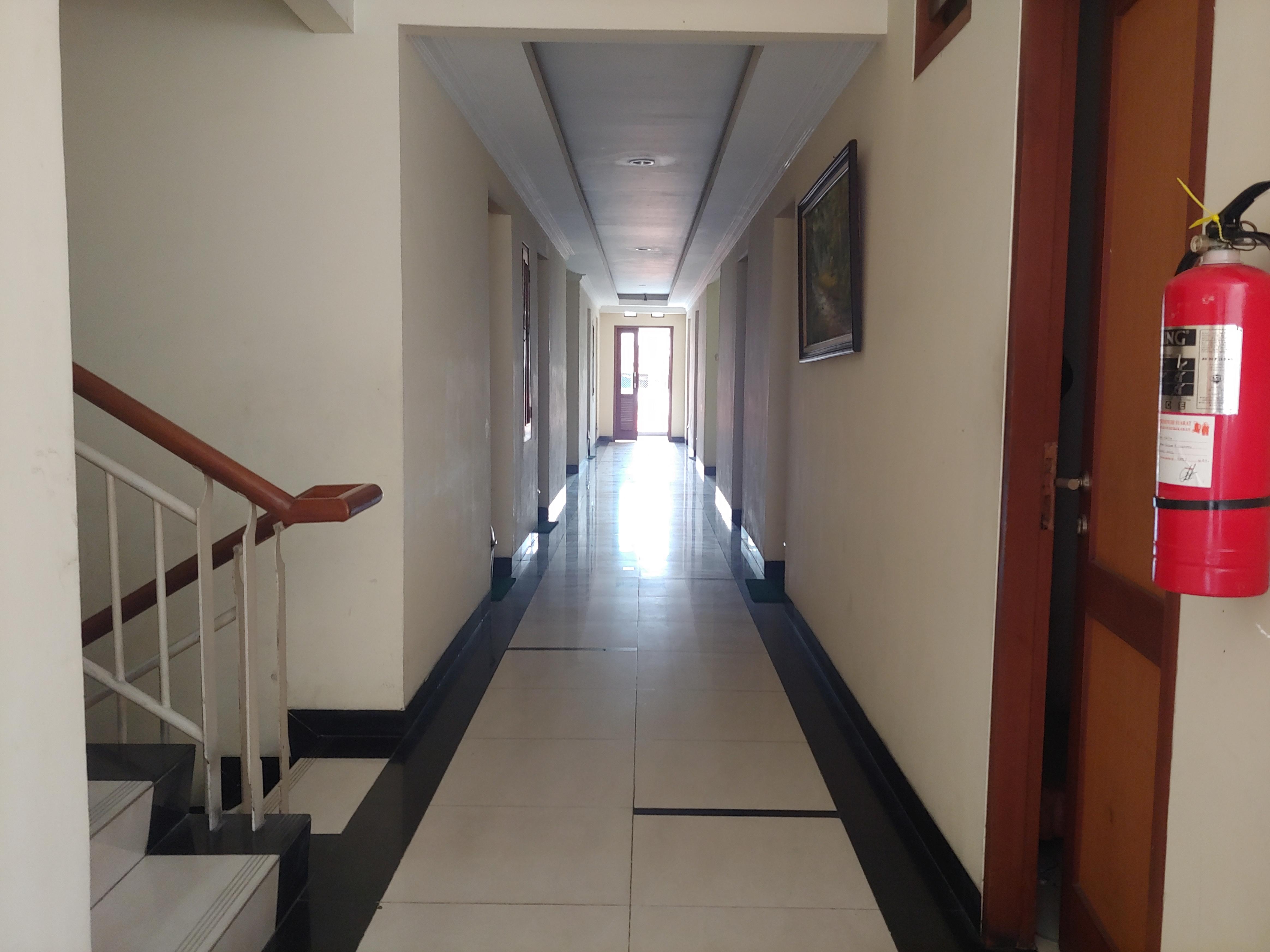Oyo 3894 Karunia Muslim Syariah Hotel จาการ์ตา ภายนอก รูปภาพ